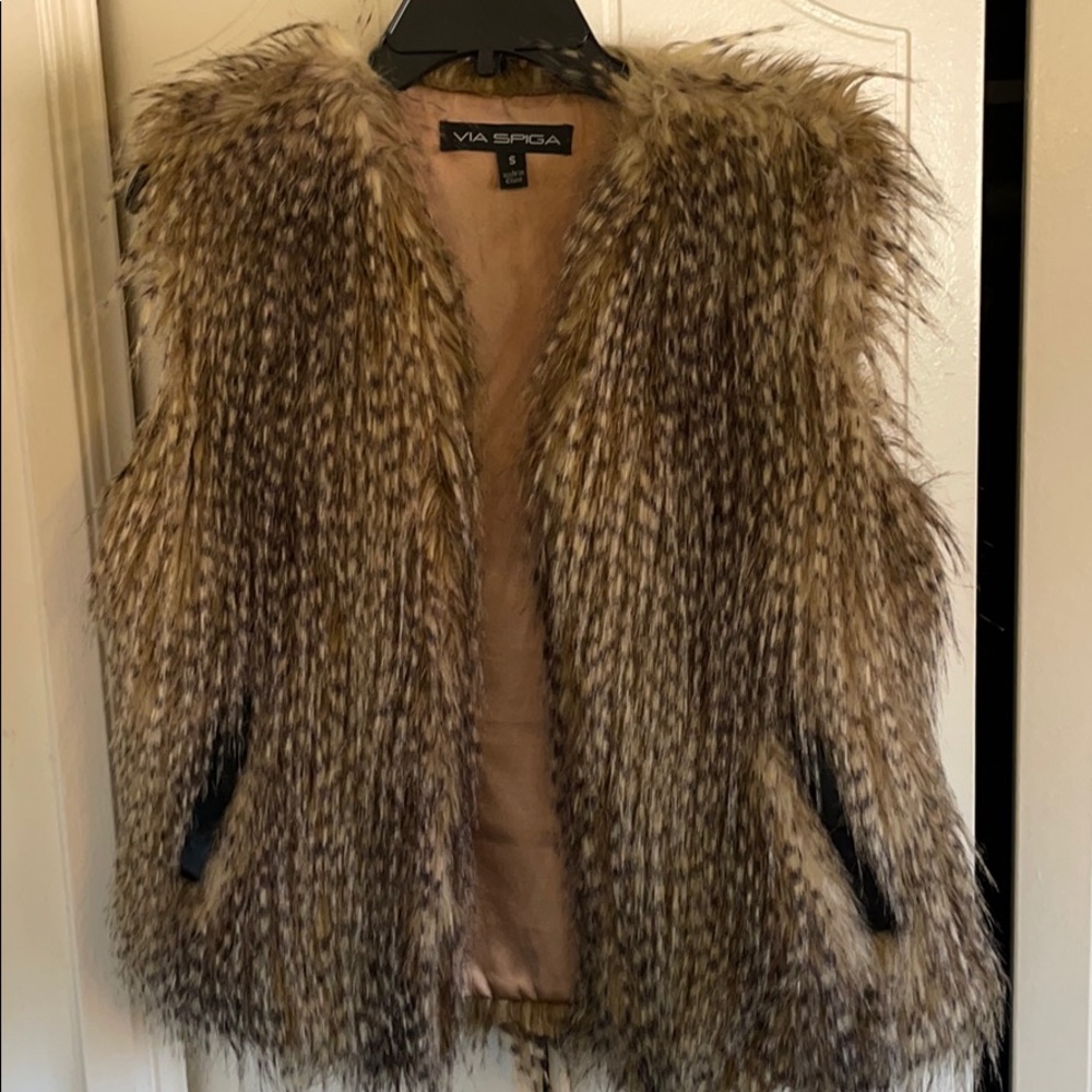FUN, FUZZY VEST